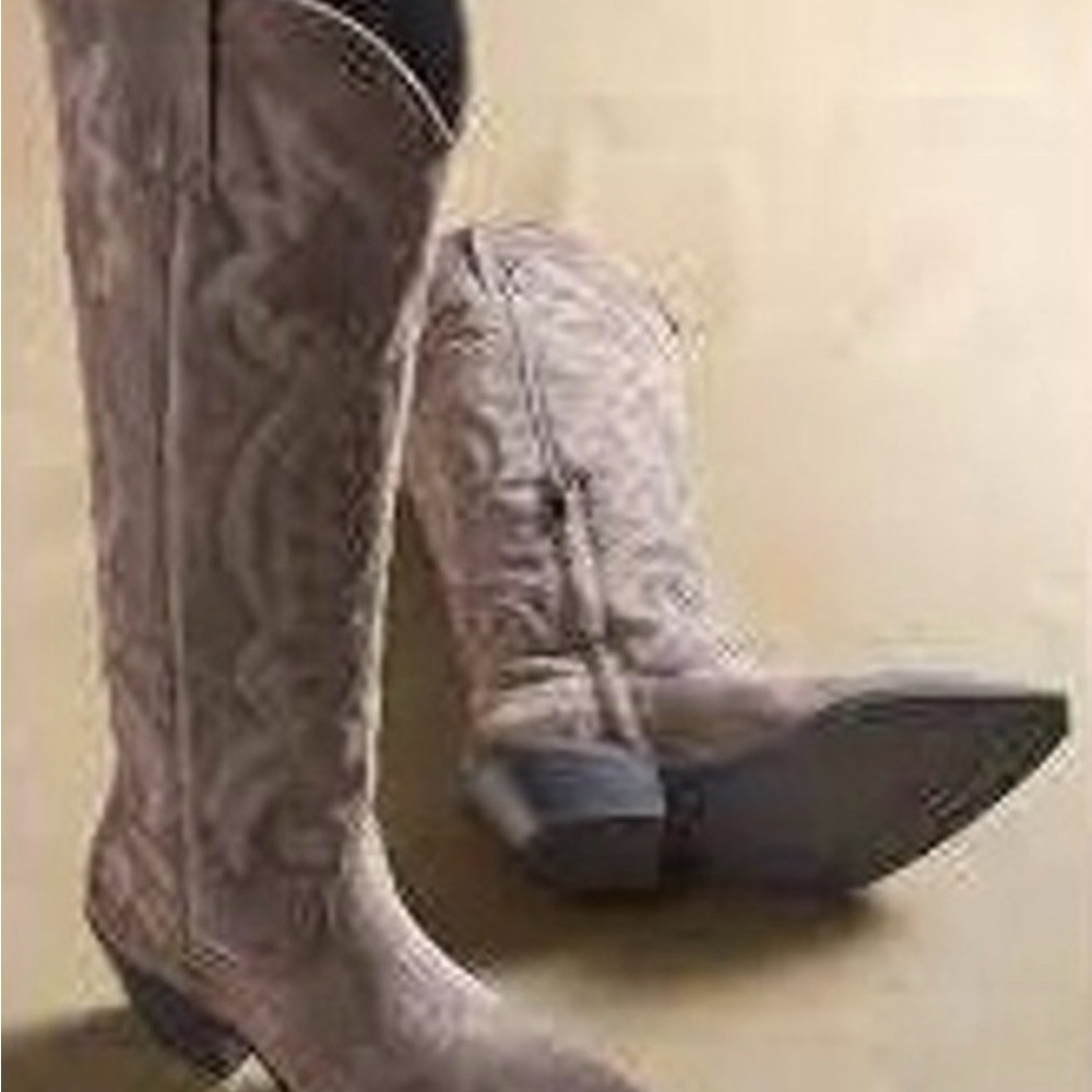 Sundance | Quilted Sojourner Boot Size 7